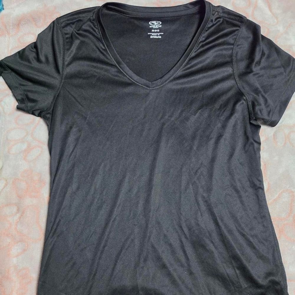 Athletic Works Mens Black V-Neck T-Shirt DriWorks Activewear Top XS